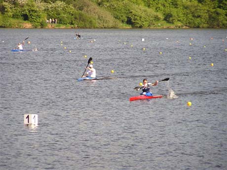 V sobotu sa ešte prekvapenie na K1 1000m ženy nekonalo. Marcela Erbanová zvíťazila pred Ivanou Kmeťovou suverénným spôsobom. Ale v nedeľu na 500m už bolo všetko ináč...